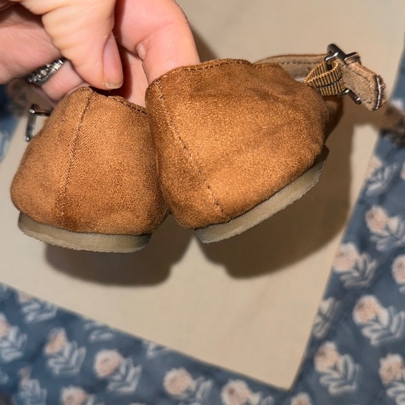 Zara Tan T-Bar Dress Shoes for Kids - Picture 6 of 8